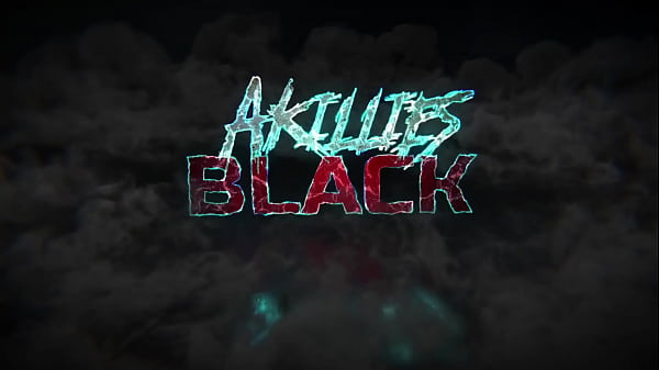 Akilliesblack e Zayra mete gostoso no chão da cozinha ela geme igual uma putinha