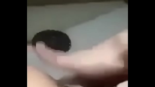 Cassie showing her squirting abilities