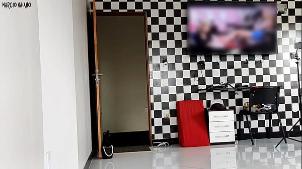 Dp chamei duas putas gostosas para ver tv.fiz supresa pro amigo otrassador q brocouas duas eliane furacao.lorrany exotica