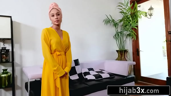 Hot Ass Hijab-Wearing MILF Pleasing Her New Bratty Stepson