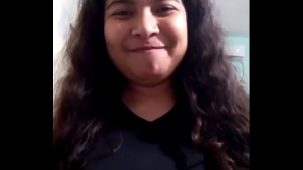 Jugando con mis grandes tetas