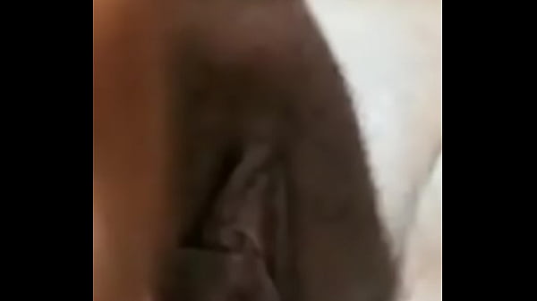 Me.espera en lenceria, mojada y consolandose con su vibrador y.me.manda un video de como esta muentras yo trabajo. Comenten si quieren ver la.parte 2 de como le di verga