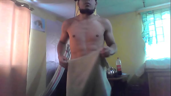 Mi pene saliendo de la ducha