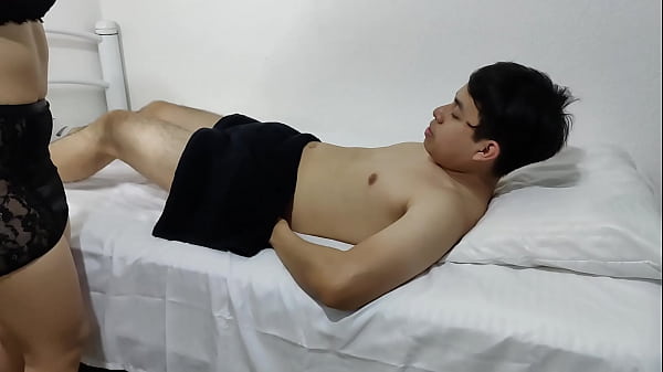 mi primer trabajo como masajista ; termine con la leche adentro…. ??