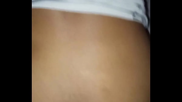 Preciosa clienta brasilera me pide que la folle a 4 patas como perrita cuando se va su marido como propina y no me deja terminar de pintar la casa