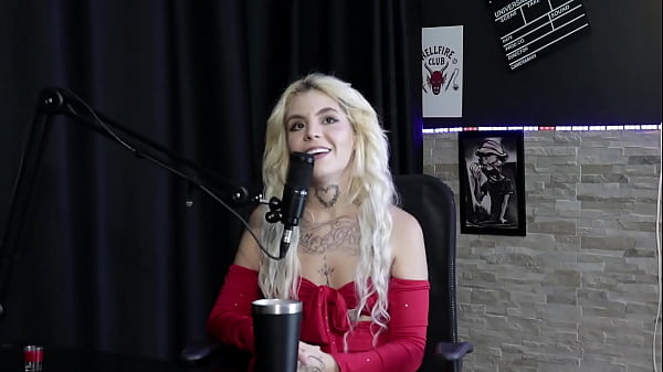 Uma atriz pornô se assustou quando ela fez prolapso anal e todos os atores usam injeção no pau pra ficar duro – Kyra Sex (SHEER/RED)