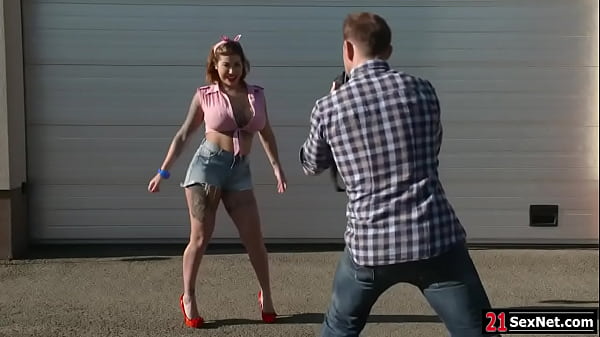 Busty milf model seducing photographer and gets ass fucked
