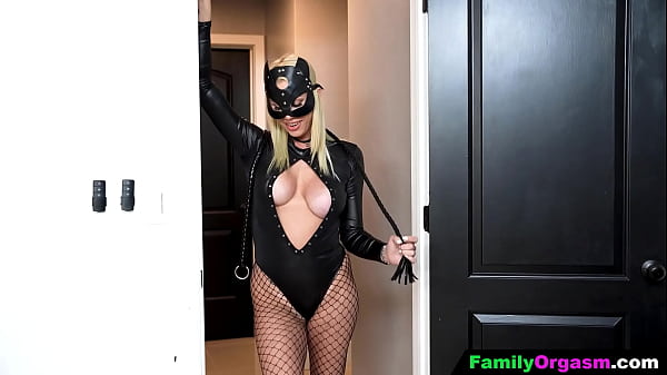 FamilyOrgasm – Now That Im Rich, Mom and Stepsister Wants to Fuck!