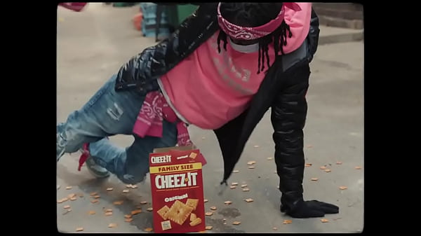 Pornstar “Eem Triplin” has an orgy in a “BITCH MOB”