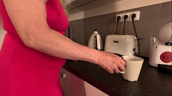 Prolapse video to orgasm with my big latex dildo