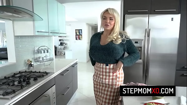 Blonde stepmom Anna Nicole West cheer up her stepson with sex after his breakup