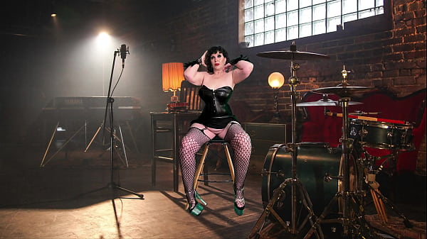 Granny Hardrock: Spectacular Cocksucker