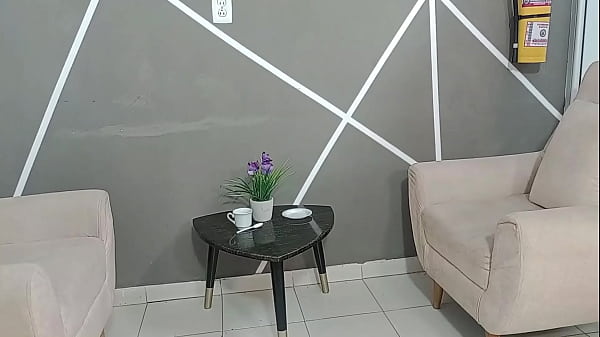 La ninfomana de mi hermanastra se hace la enferma para que yo la folle bien duro.