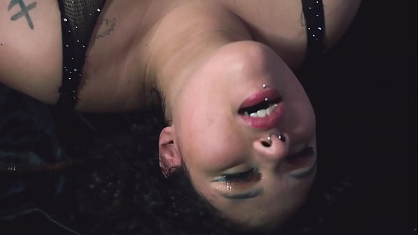 Curvy Babes Love Foot Fetish and Magic Wand Vibrator